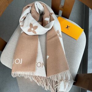 LOUIS VUITTON Reykjavik M76067 Cashmere Sable Scarf